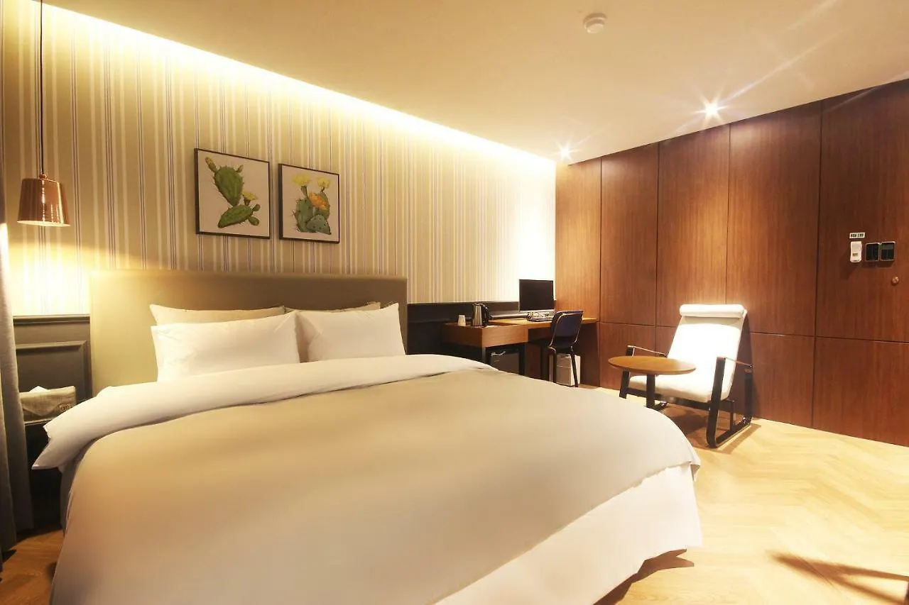Brown Dot Hotel Seomyeon Busan 2*,
