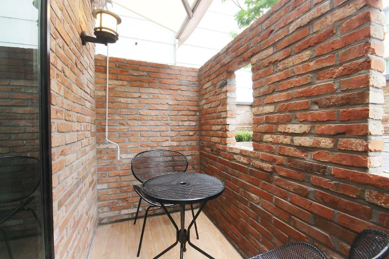 Brown Dot Hotel Seomyeon Busan 2*,